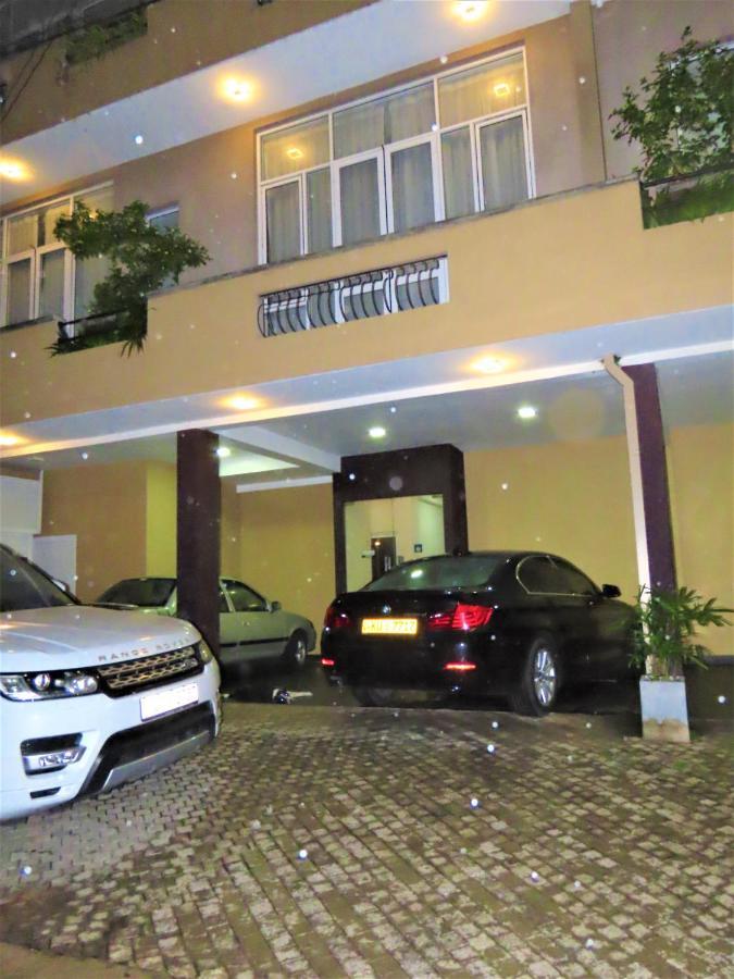 Vivas Residencies Luxury Apartments Dehiwala-Mount Lavinia Dış mekan fotoğraf